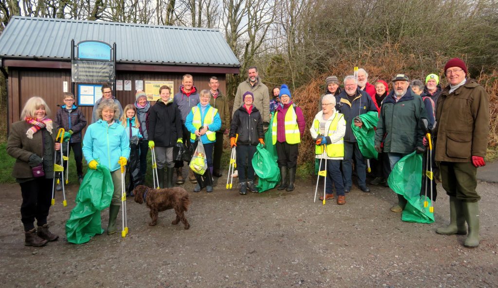 ROTARY CLUB SPRING CLEAN AT BRIGHOUSE BAY