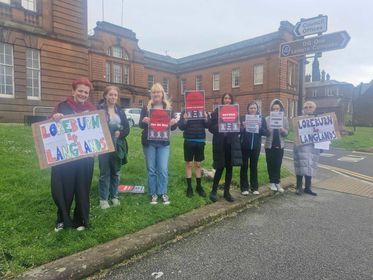 Loreburn Primary Parents Hold Peaceful Protest