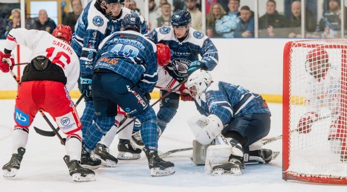 SHARKS FACE SWINDON FOR DOUBLE HEADER WEEKEND