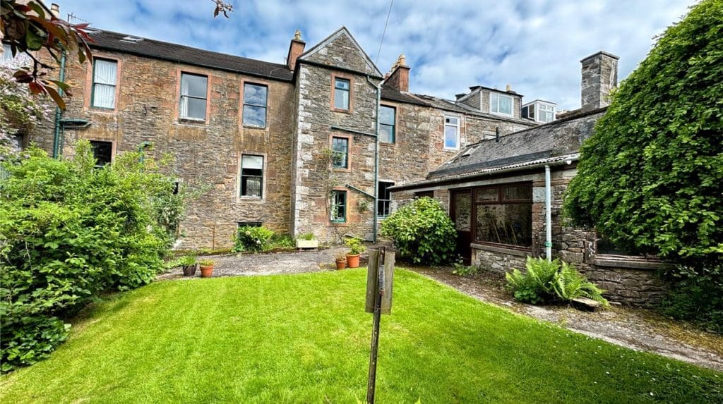 FANTASTIC OPPORTUNITY TO PURCHASE HISTORIC 200 YEAR OLD PROPERTY IN CASTLE DOUGLAS